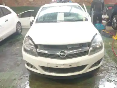 Sloopvoertuig OPEL ASTRA H GTC (A04)  van het jaar 2009 aangedreven A 17 DTR,Z 17 DTR