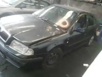 Hurda Aracı skoda octavia berlina (1u2) ambiente yılın 2000 güçlü 