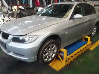Scrapping Vehicle bmw 3 (e90) 320 i of the year 2007 powered n46 b20 b,n46 b20 bd,n46 b20 c,n46 b20 cb