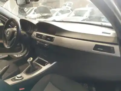 Scrapping Vehicle bmw 3 (e90) 320 i of the year 2007 powered n46 b20 b,n46 b20 bd,n46 b20 c,n46 b20 cb