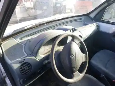 Veículo de Sucata renault   do ano 2000 alimentado f8q630 Veículo de Sucata renault   do ano 2000 alimentado f8q630