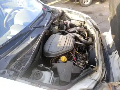 Veículo de Sucata renault   do ano 2000 alimentado f8q630 Veículo de Sucata renault   do ano 2000 alimentado f8q630