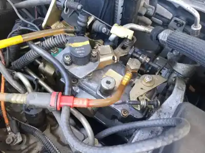 Veículo de Sucata renault   do ano 2000 alimentado f8q630 Veículo de Sucata renault   do ano 2000 alimentado f8q630
