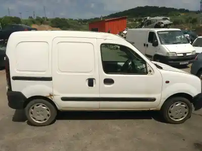 Scrapping Vehicle renault   of the year 2001 powered f8q630