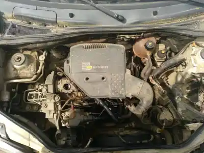 Scrapping Vehicle renault   of the year 2001 powered f8q630