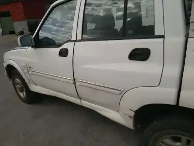 Véhicule à la ferraille ssangyong musso 2.9 turbodiesel cat de l'année 2006 alimenté 662la