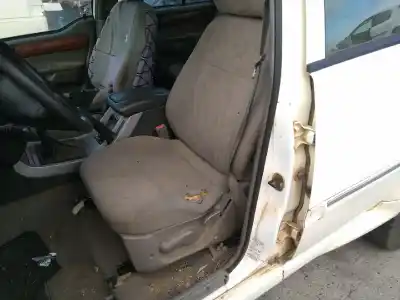 Véhicule à la ferraille ssangyong musso 2.9 turbodiesel cat de l'année 2006 alimenté 662la