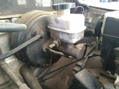 Véhicule à la ferraille ssangyong musso 2.9 turbodiesel cat de l'année 2006 alimenté 662la