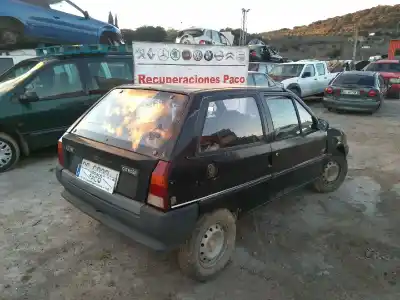 Véhicule à la ferraille citroen ax 1.1 image de l'année 1988 alimenté h1a