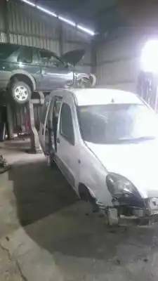 Здавання транспортного засобу renault   року 2004 потужний k9k