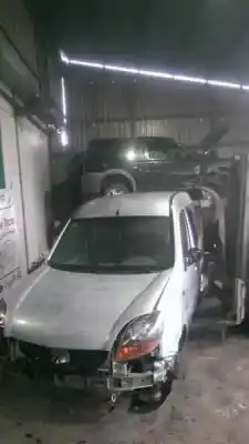 Здавання транспортного засобу renault   року 2004 потужний k9k