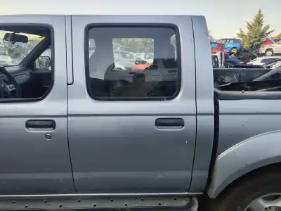 Здавання транспортного засобу nissan pick-up (d22) td doble cabina rally raid 4x4 року 2004 потужний yd25ddti
