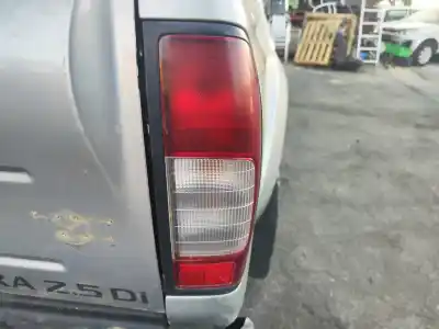 Здавання транспортного засобу nissan pick-up (d22) td doble cabina rally raid 4x4 року 2004 потужний yd25ddti