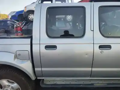 Здавання транспортного засобу nissan pick-up (d22) td doble cabina rally raid 4x4 року 2004 потужний yd25ddti