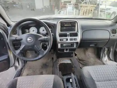 Здавання транспортного засобу nissan pick-up (d22) td doble cabina rally raid 4x4 року 2004 потужний yd25ddti