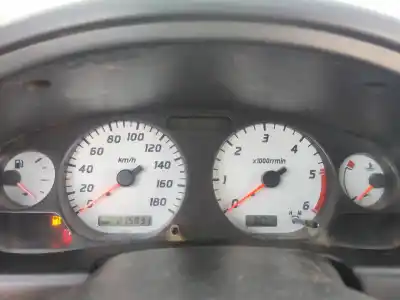 Здавання транспортного засобу nissan pick-up (d22) td doble cabina rally raid 4x4 року 2004 потужний yd25ddti