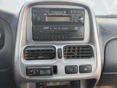 Здавання транспортного засобу nissan pick-up (d22) td doble cabina rally raid 4x4 року 2004 потужний yd25ddti