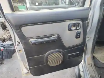 Здавання транспортного засобу nissan pick-up (d22) td doble cabina rally raid 4x4 року 2004 потужний yd25ddti