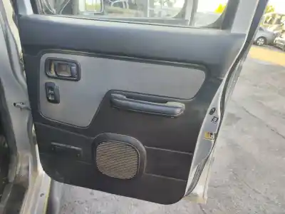 Здавання транспортного засобу nissan pick-up (d22) td doble cabina rally raid 4x4 року 2004 потужний yd25ddti