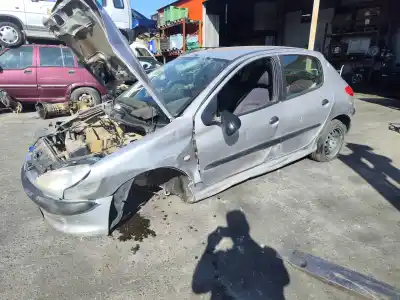 Vehículo de desguace PEUGEOT 206 BERLINA  del año 2001 con motor WJY