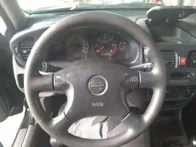 Veicolo di demolizione nissan almera (n16/e) yd22ddt dell'anno 2000 alimentato yd22ddt