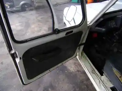 Vehicul casat renault 4 berlina familiar furgoneta básico l r 1123 al anului 1987 alimentat 
