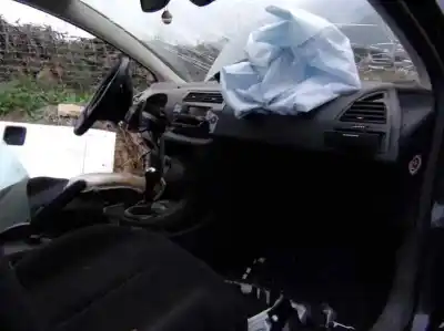 Veículo de Sucata citroen c4 i sedán 1.6 16v do ano 2004 alimentado nfutu5jp4