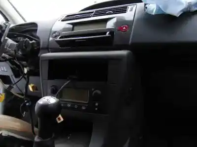 Veículo de Sucata citroen c4 i sedán 1.6 16v do ano 2004 alimentado nfutu5jp4