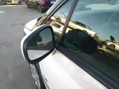 Vehicul casat peugeot 807 peugeot al anului 2012 alimentat rhh rh02