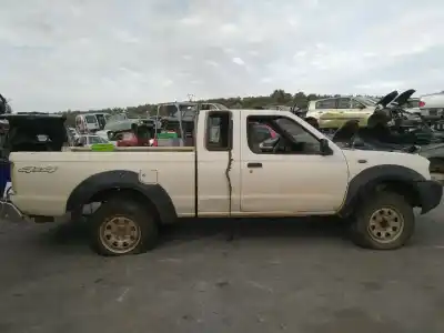Veículo de Sucata nissan                                             pickup                                                                                                                                                                                                                                                     d22 td doble cabina navara 4x4                                                                                                                                                                                                                             do ano 2002 alimentado 
