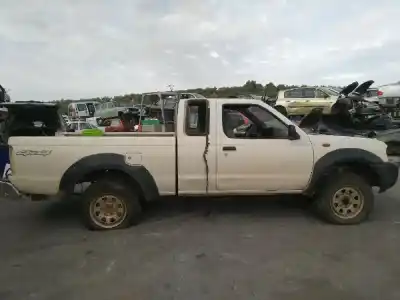 Scrapping Vehicle nissan pickup (d22) yd25ddti of the year 2002 powered yd25ddti