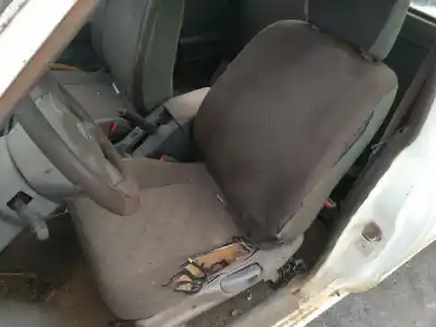 Scrapping Vehicle nissan pickup (d22) yd25ddti of the year 2002 powered yd25ddti