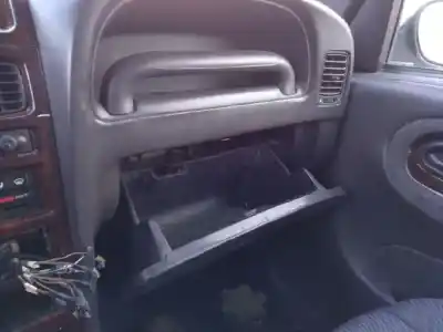 Véhicule à la ferraille ssangyong korando om662la de l'année 1997 alimenté om662la