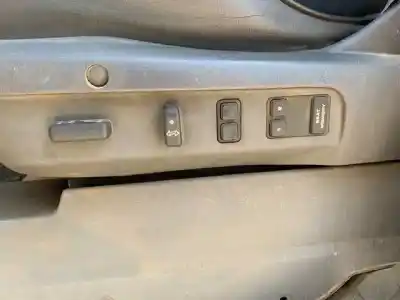 Здавання транспортного засобу land rover range rover ii (p38a) 4.6 4x4 року 2000 потужний 60d