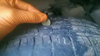 Véhicule à la ferraille nissan terrano/terrano.ii (r20) td27 de l'année 1993 alimenté td27