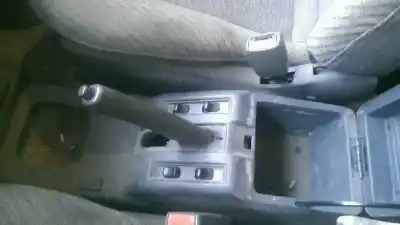 Véhicule à la ferraille nissan terrano/terrano.ii (r20) td27 de l'année 1993 alimenté td27