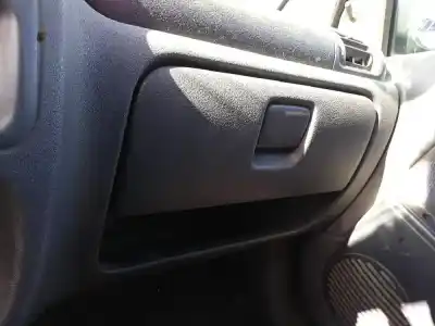 Здавання транспортного засобу renault clio ii fase ii (b/cb0) 1.9 dti diesel 80 cv / 59 kw року 2000 потужний f9q780