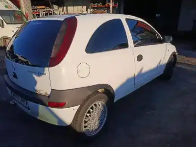 Veicolo di demolizione opel corsa c y17dtl dell'anno 2001 alimentato y17dtl