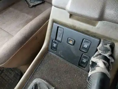 Здавання транспортного засобу land rover discovery iv (l319) 5.0 v8 4x4 року 2001 потужний d21l