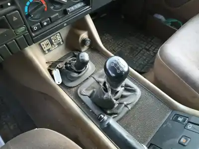 Здавання транспортного засобу land rover discovery iv (l319) 5.0 v8 4x4 року 2001 потужний d21l