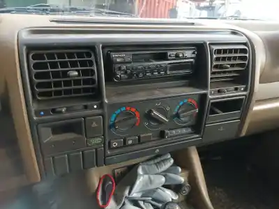 Здавання транспортного засобу land rover discovery iv (l319) 5.0 v8 4x4 року 2001 потужний d21l