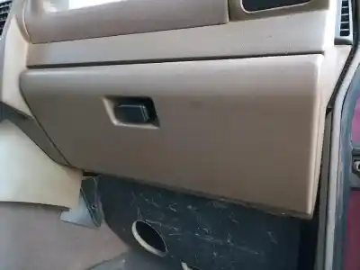 Здавання транспортного засобу land rover discovery (salljg/lj) d21l року 2001 потужний d21l