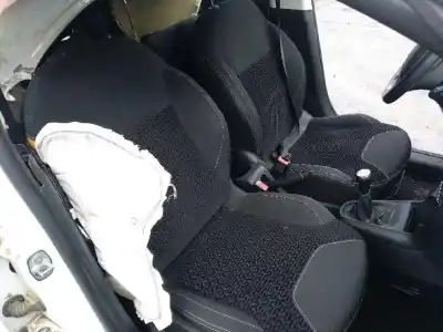 Vehicul casat citroen c3 8hr al anului 2011 alimentat 8hr