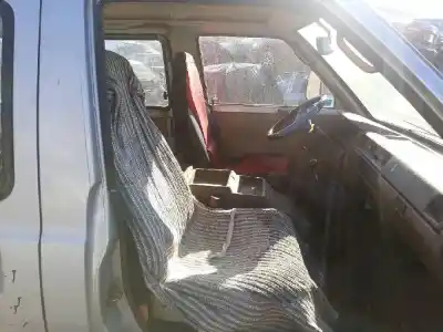 Veicolo di demolizione nissan vanette (c220) ld20 dell'anno 1989 alimentato ld20