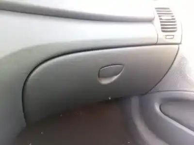 Scrapping Vehicle RENAULT LAGUNA II GRANDTOUR (KG0) of the year 2004 powered F9Q C6