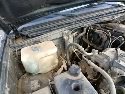 Здавання транспортного засобу land rover discovery iv (l319) 5.0 v8 4x4 року 1996 потужний 18l