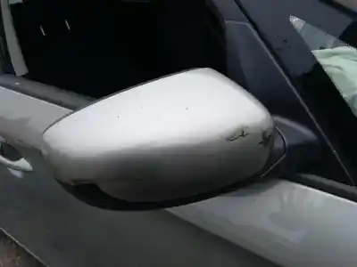 Veículo de Sucata kia carens (rp) d4fd do ano 2001 alimentado d4fd