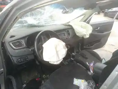 Veículo de Sucata kia carens (rp) d4fd do ano 2001 alimentado d4fd