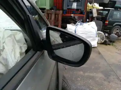 Veículo de Sucata kia carens (rp) d4fd do ano 2001 alimentado d4fd