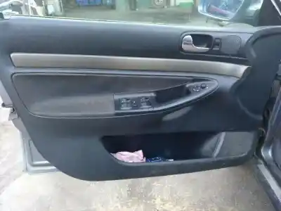 Veículo de Sucata audi a4 b5 (8d2) 1.9 tdi do ano 2001 alimentado ajm